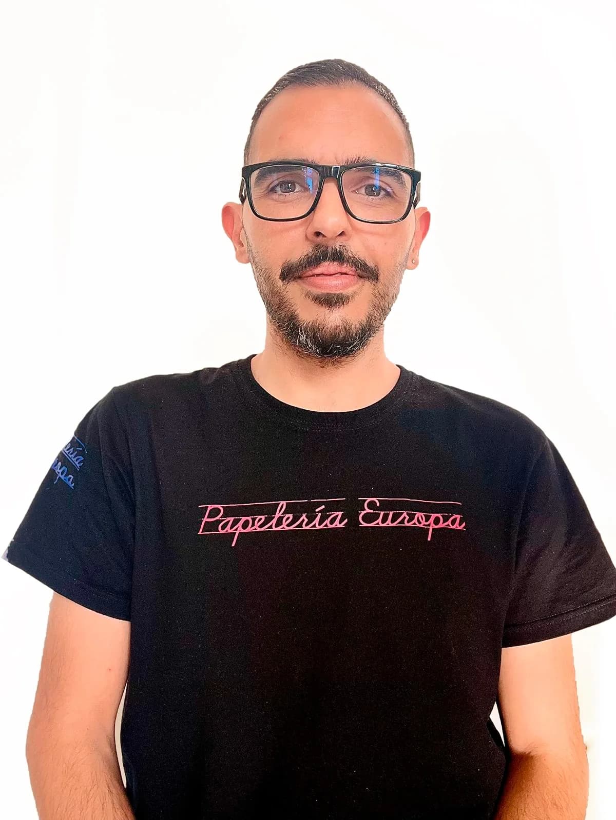 Retrato de Manuel G. Morón — Diseño en el taller Regalotes