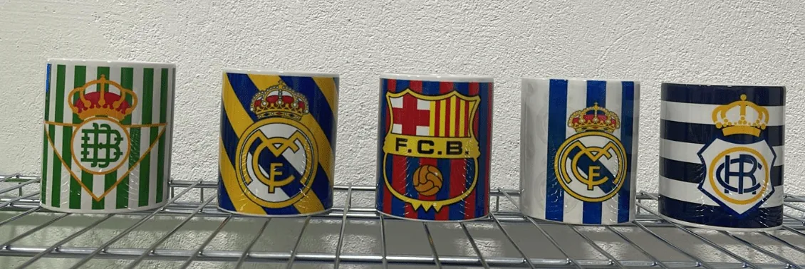 Taza escudos fútbol personalizada — vista 2